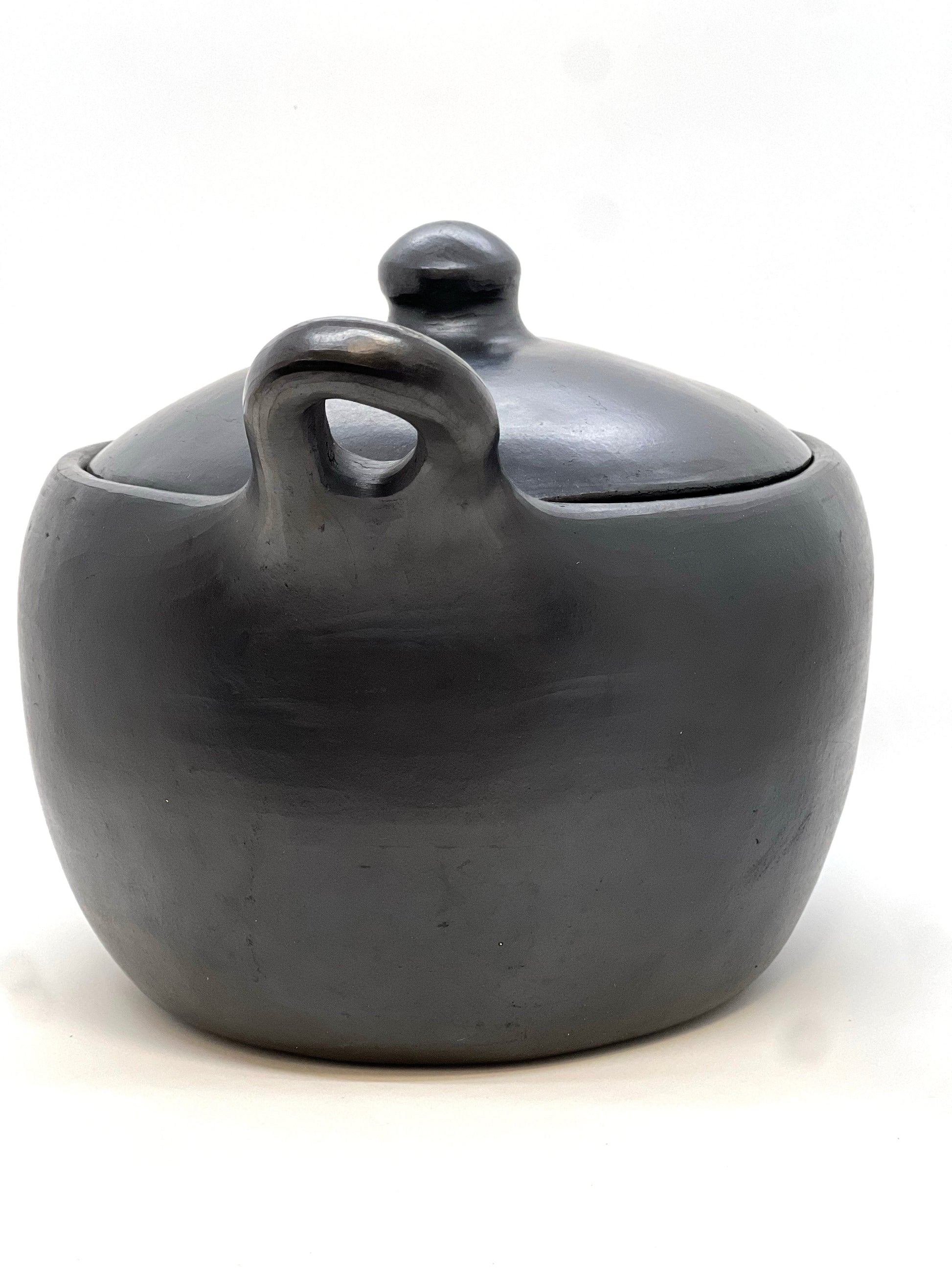 Chamba Cookware Authentic Chamba Sauce Pan w/ Cover - Elegant, Versatile All-Natural Black Clay Pot w/ Handle for Slow, Even Cooking of Veggies, Rice and More - Stovetop & Oven Safe - Handmade in Colombia