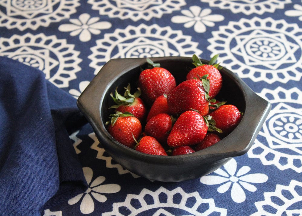 Chamba Cookware Authentic Chamba Ajiaco Bowl w/ Flat Bottom - Elegant, All-Natural Black Clay Dish for Soup, Salad or Serving - Handmade in Colombia