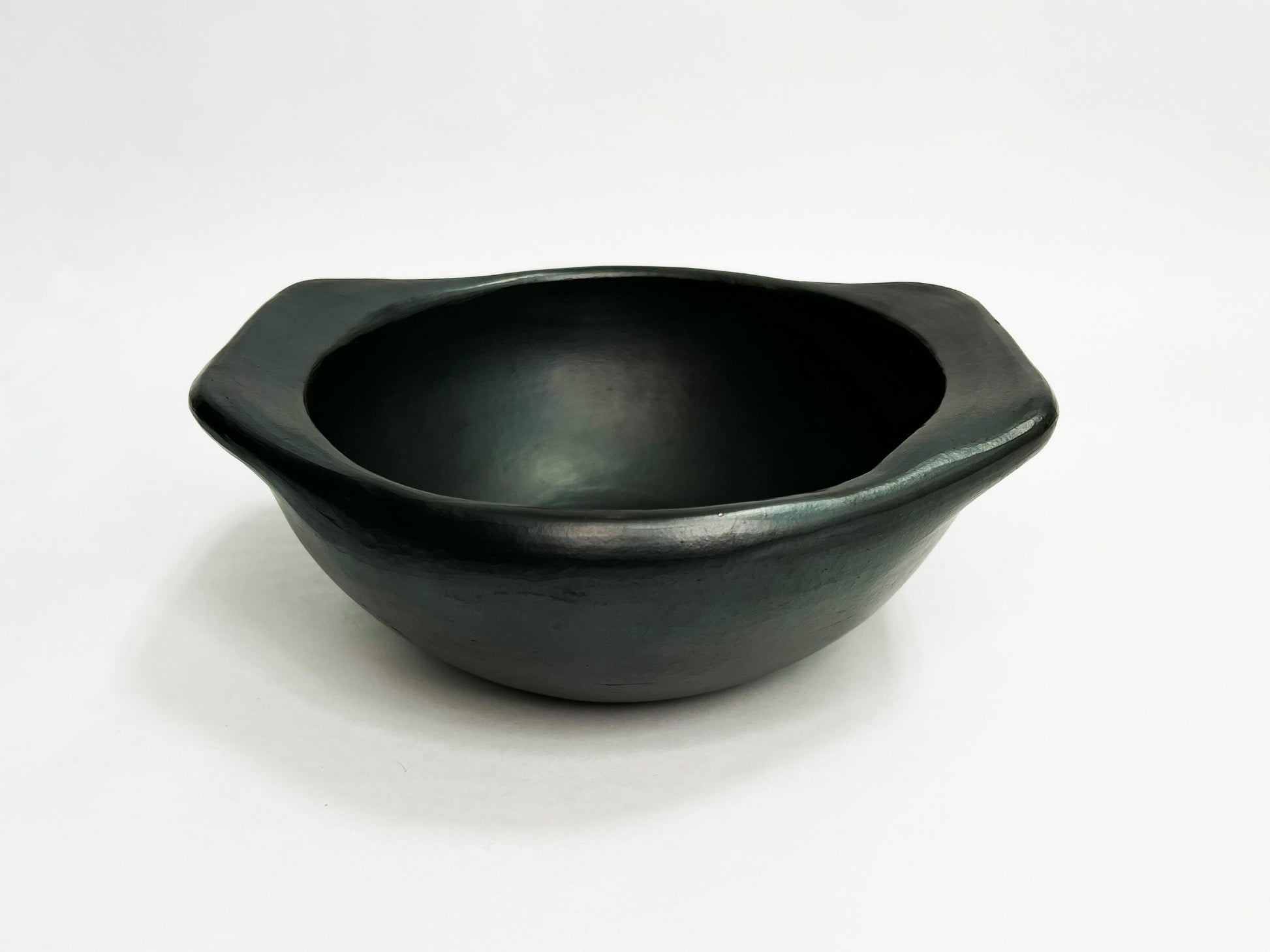 Chamba Cookware Authentic Chamba Ajiaco Bowl w/ Flat Bottom - Elegant, All-Natural Black Clay Dish for Soup, Salad or Serving - Handmade in Colombia