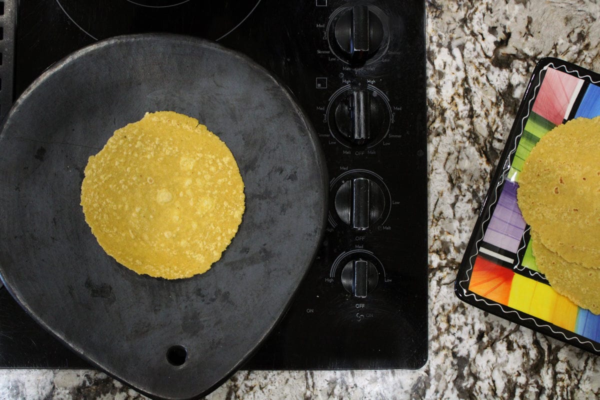 Chamba Cookware Authentic Chamba Comal - Black Clay Concave Griddle for Heating Tortillas and Roasting Veggies  - Stovetop & Oven Safe – Handmade in Colombia