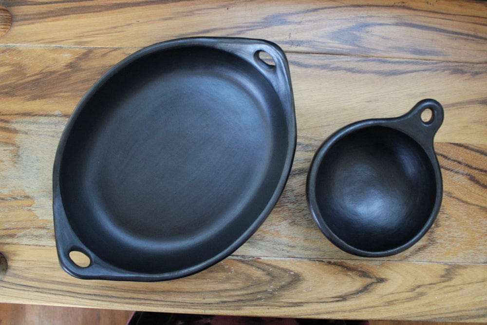Chamba Cookware Authentic Chamba Oval Baker- Elegant & Versatile All-Natural Black Clay Platter for Baking, Roasting and Serving  - Stovetop & Oven Safe – Handmade in Colombia