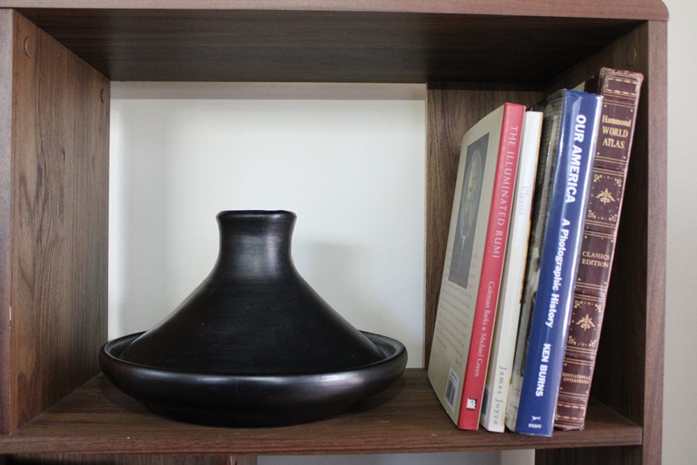 Chamba Cookware Authentic Chamba Tagine - Elegant, All-Natural Black Clay Pan for Braising, Baking and Serving Stews and More - Distinctive Shape Keeps Food Moist - Stovetop & Oven Safe – Handmade in Colombia