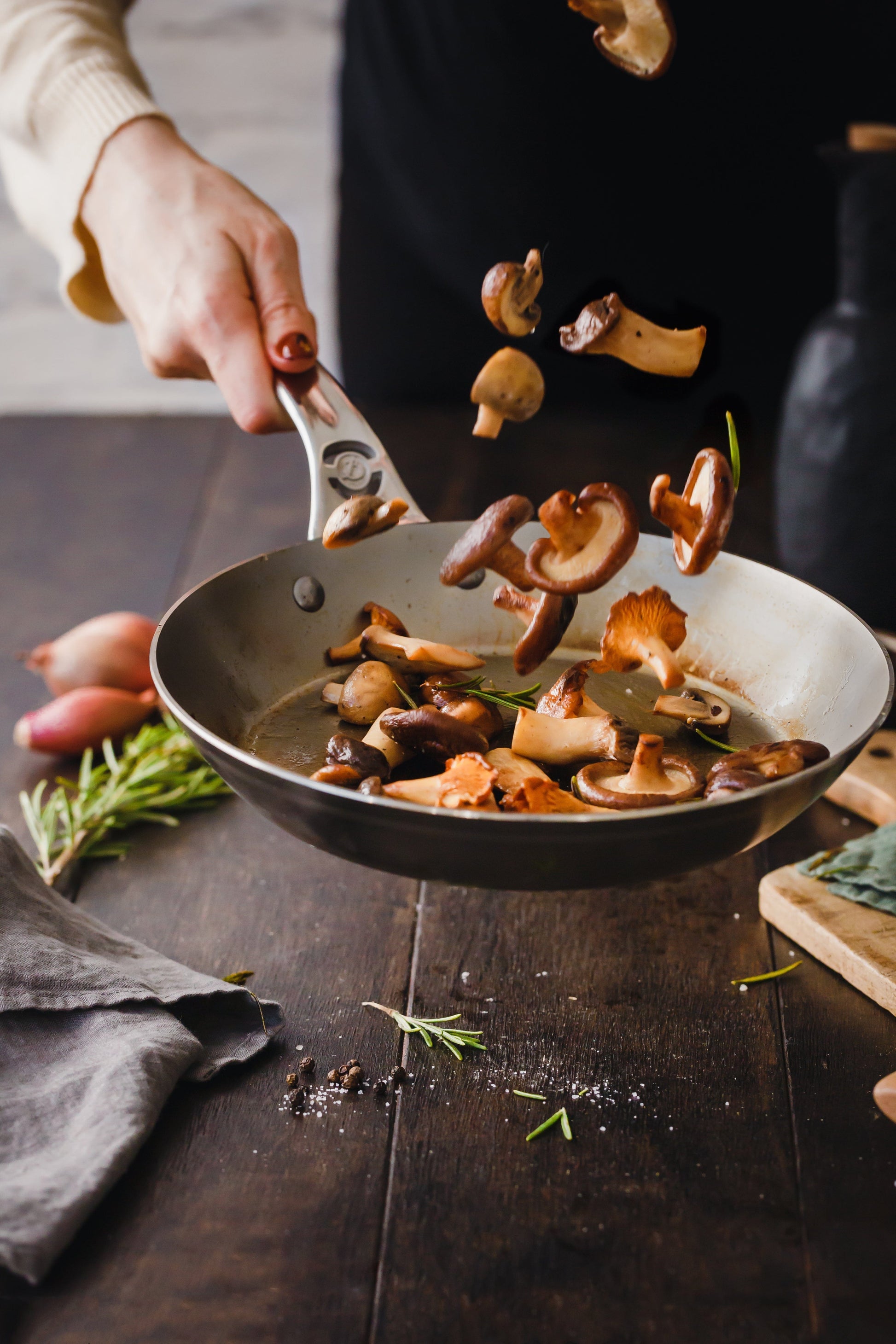 Cookware de Buyer Mineral B Pro Carbon Steel Frypan with Oven Safe Handle - 8", 9.5", 11"