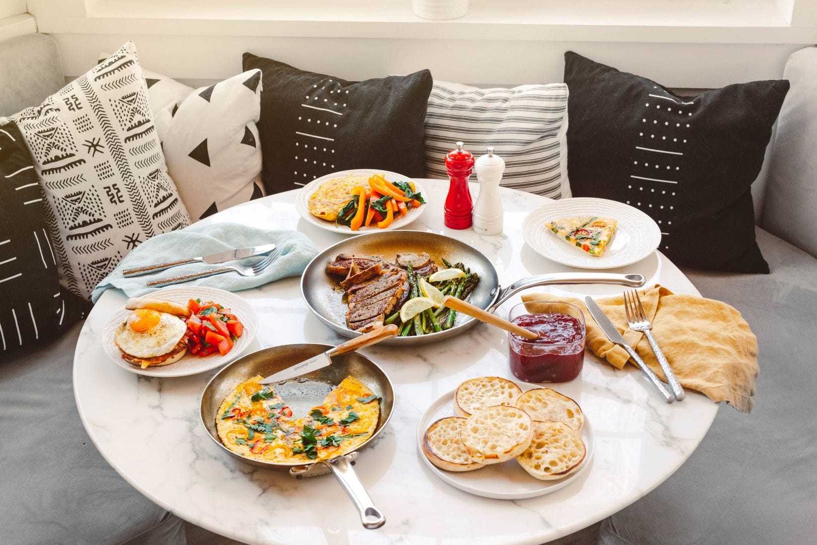 Cookware de Buyer Mineral B Pro Carbon Steel Omelette Pan with Oven Safe Handle - 9.5", 11"