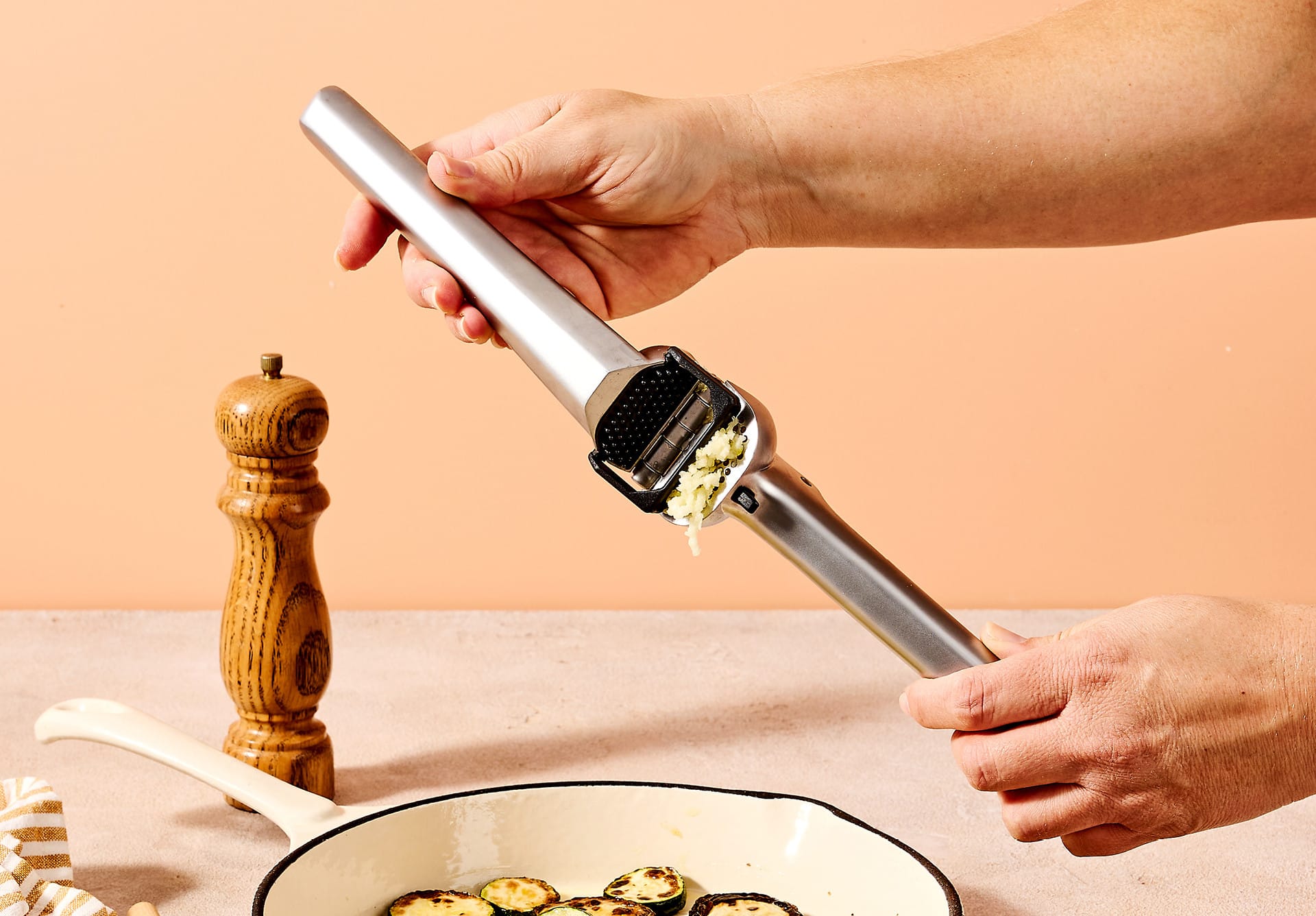 Tools & Accessories Dreamfarm Garject Garlic Press - Black