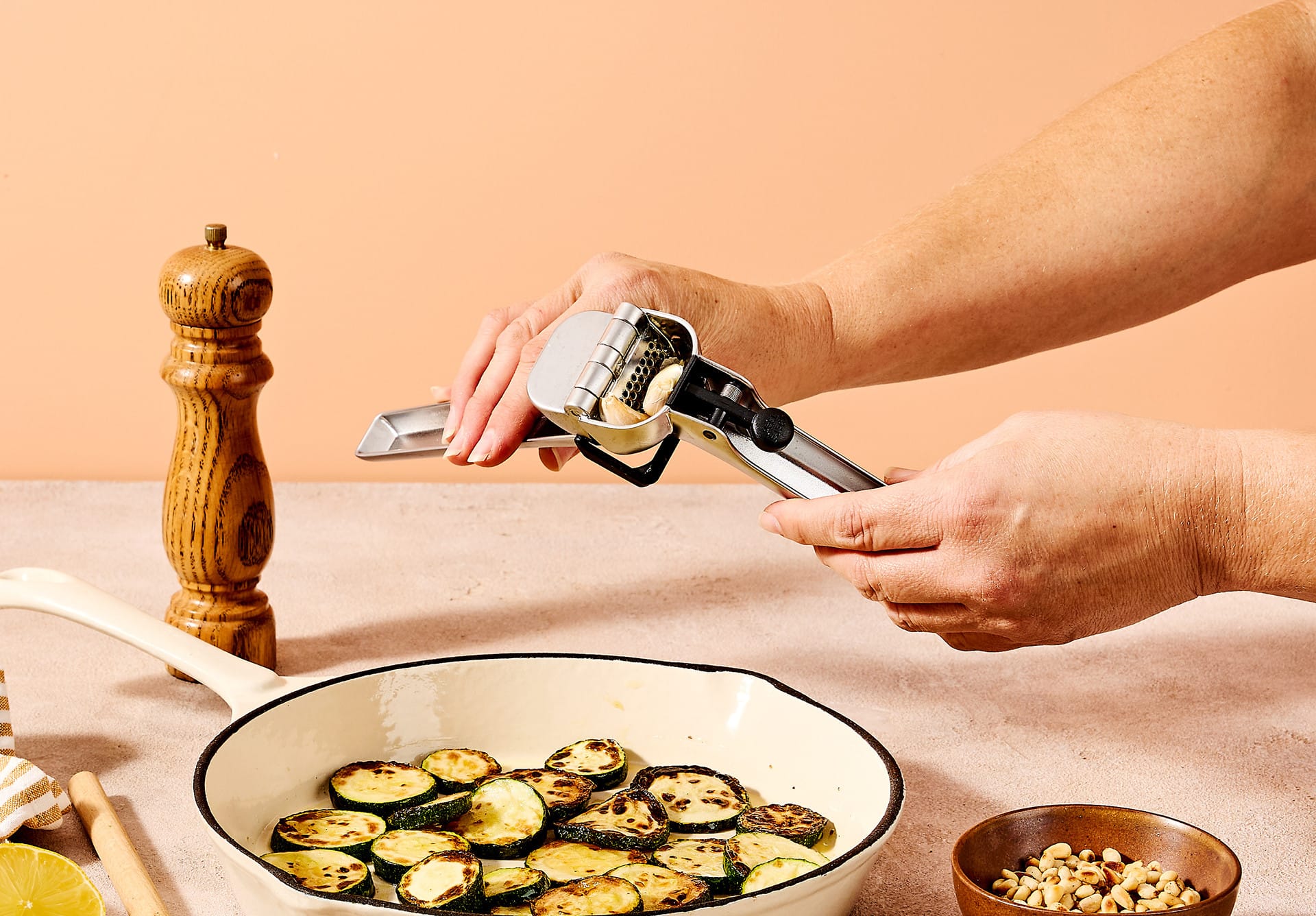Tools & Accessories Dreamfarm Garject Garlic Press - Black