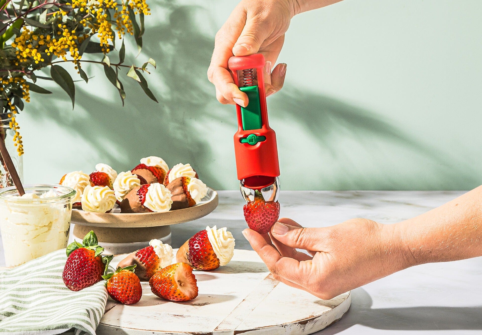 Tools & Accessories Dreamfarm Hullapit 3-in-1 Berry Huller & Pitter