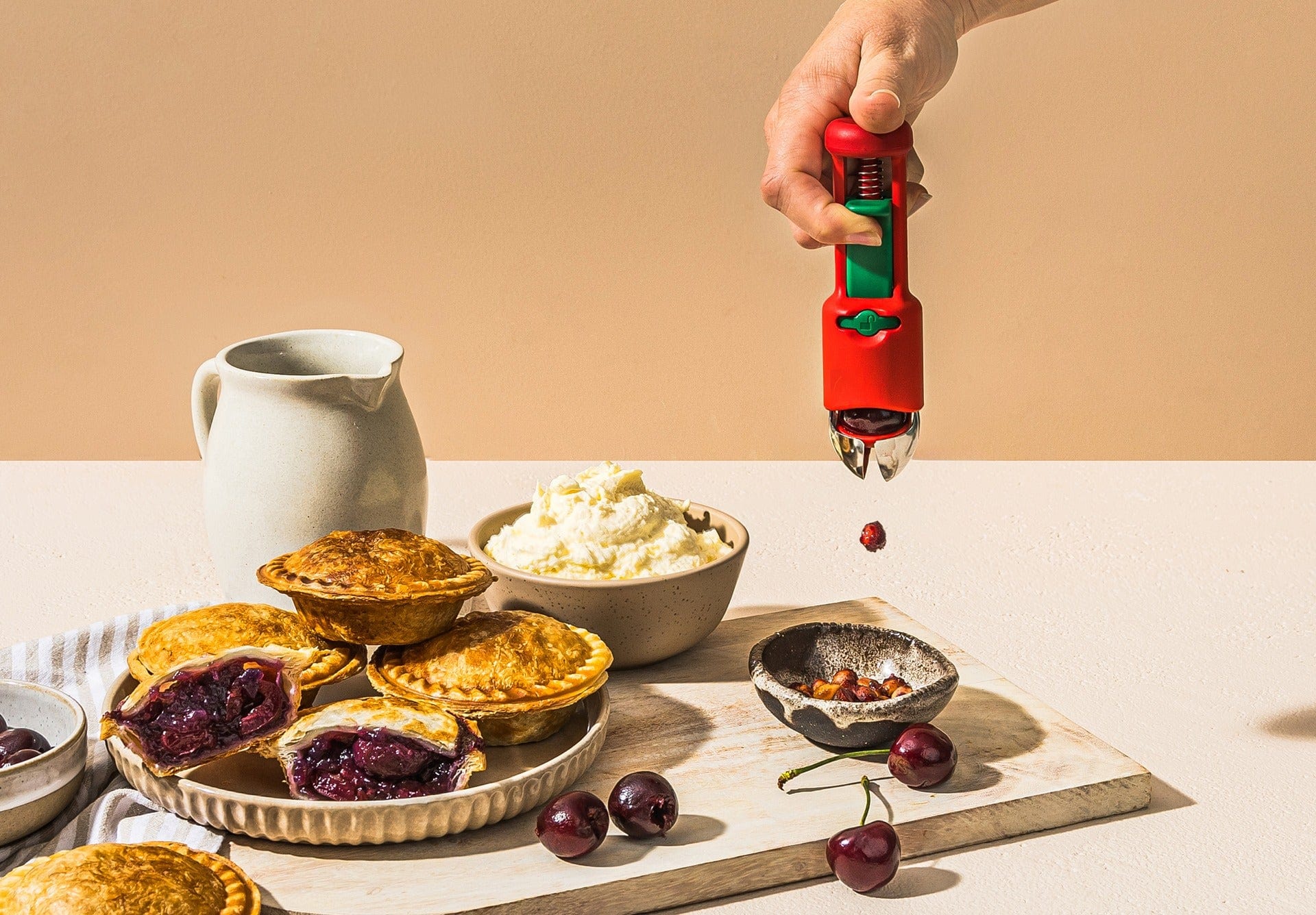 Tools & Accessories Dreamfarm Hullapit 3-in-1 Berry Huller & Pitter