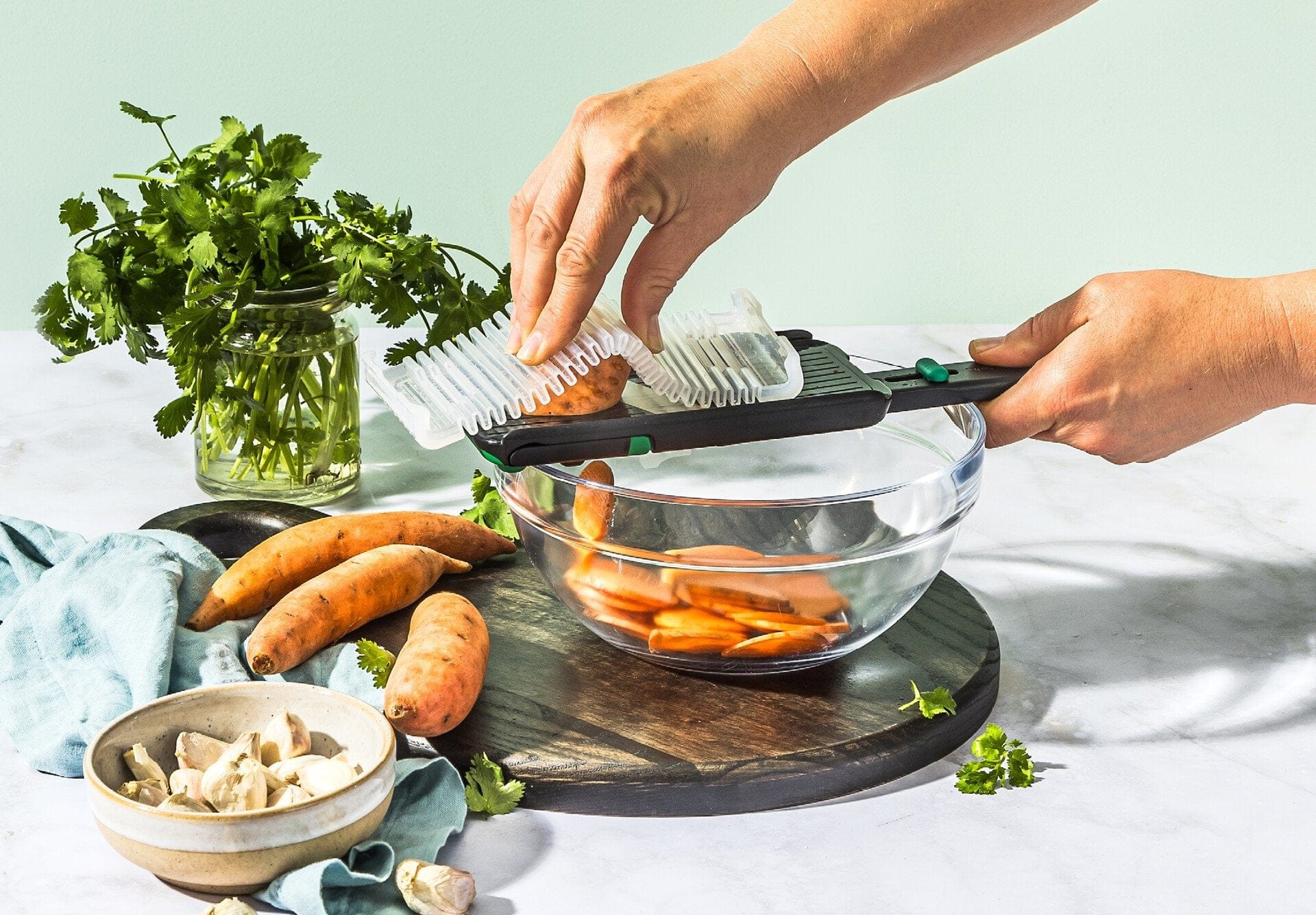 Tools & Accessories Dreamfarm Nocutu No Cut Mandoline with Flexible Finger Guard - Green