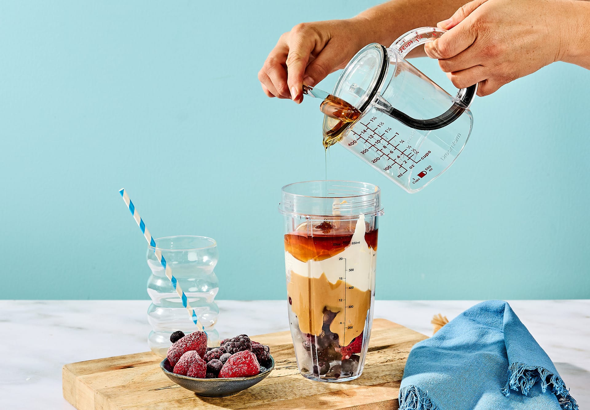 Tools & Accessories Dreamfarm Upcup All-in-One Adjustable Measuring Cup, 1 Cup
