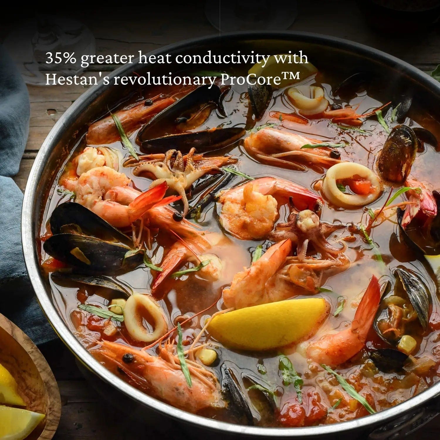 Cookware Hestan Nanobond Covered Essential Pan with Helper Handle - 5 Quart