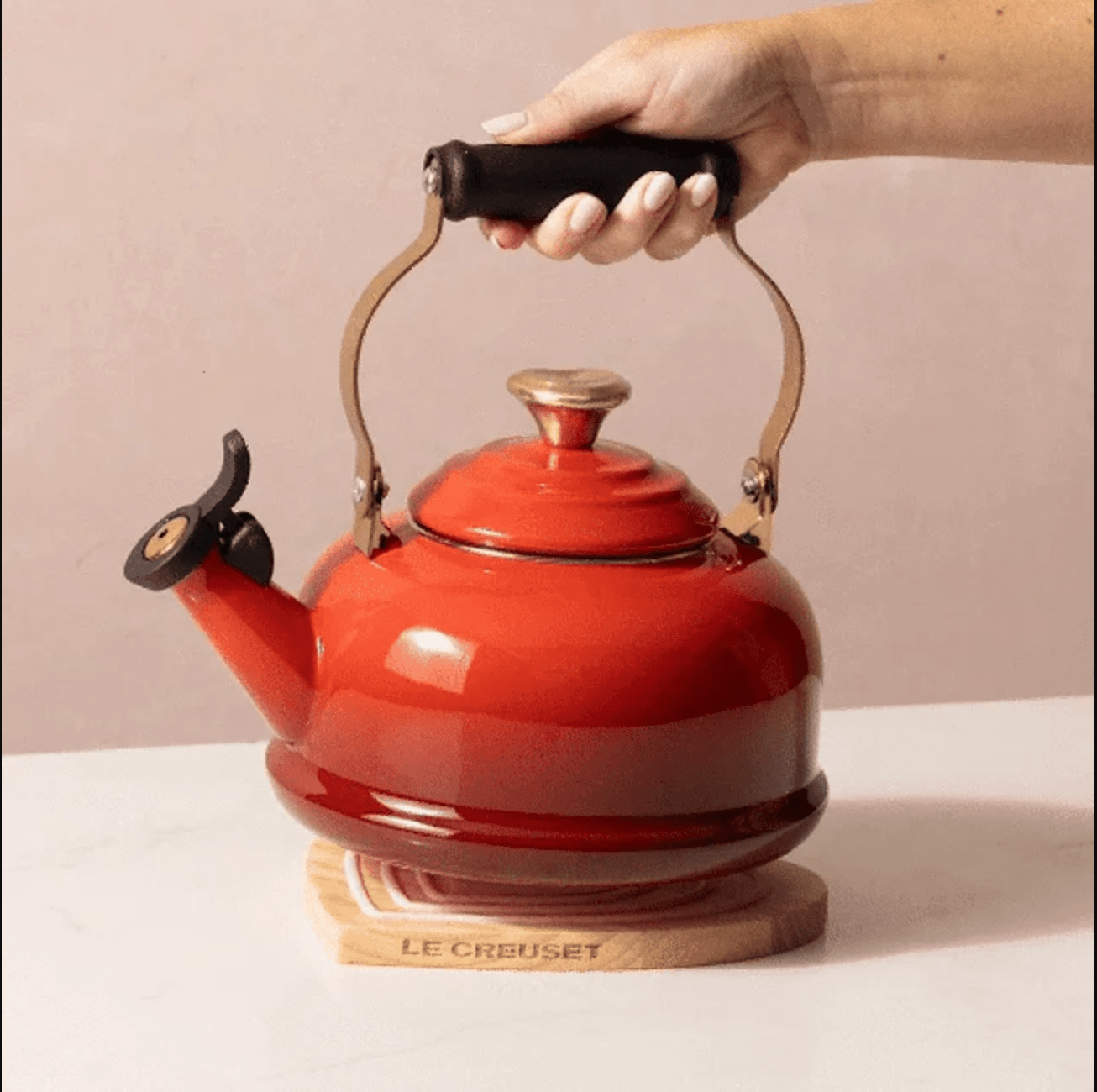 Tabletop Le Creuset Heart-Shaped Magnetic Wooden Trivet