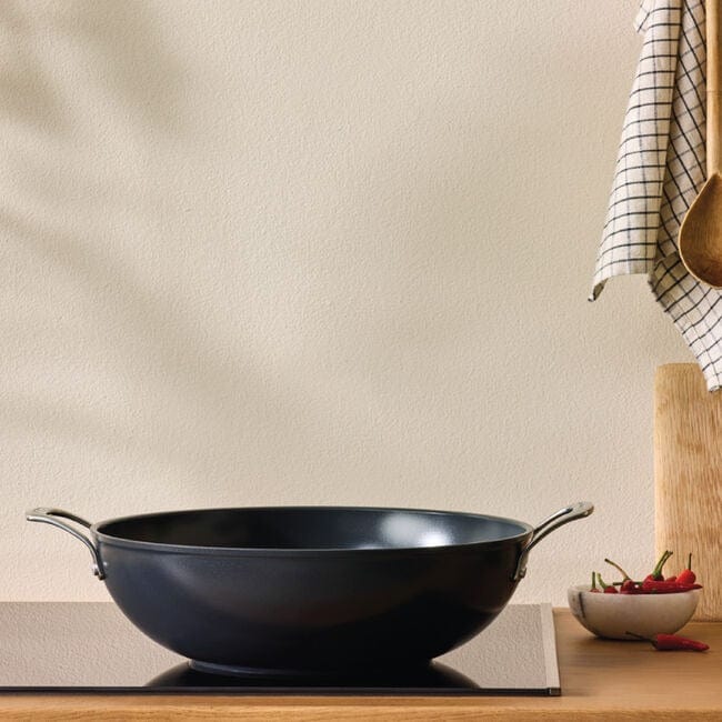 Cookware Le Creuset Non-Stick Ceramic Wok - 6.3 Quart
