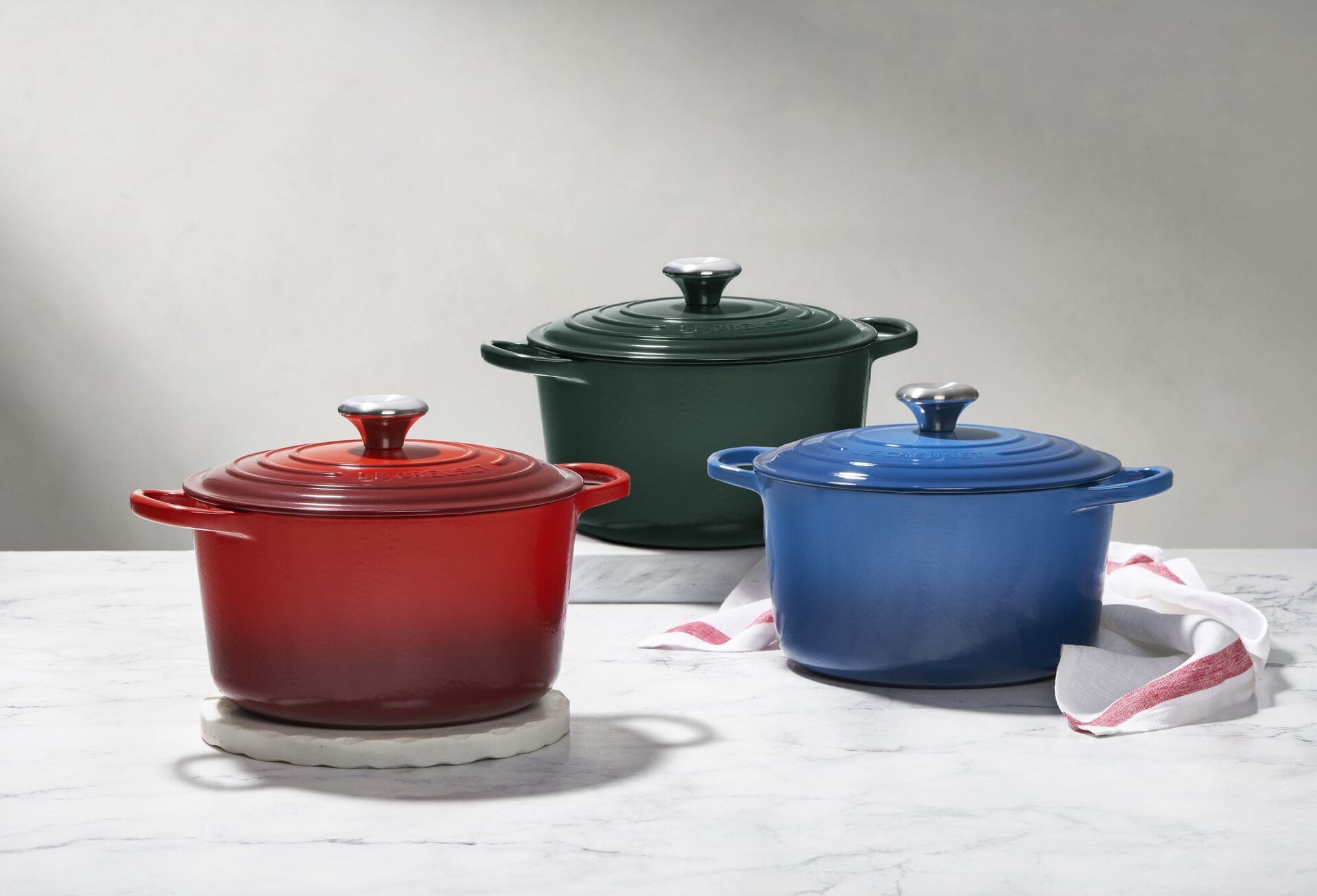 Le Creuset Signature Deep Round Oven - 6.5 Quart - Multiple Colors