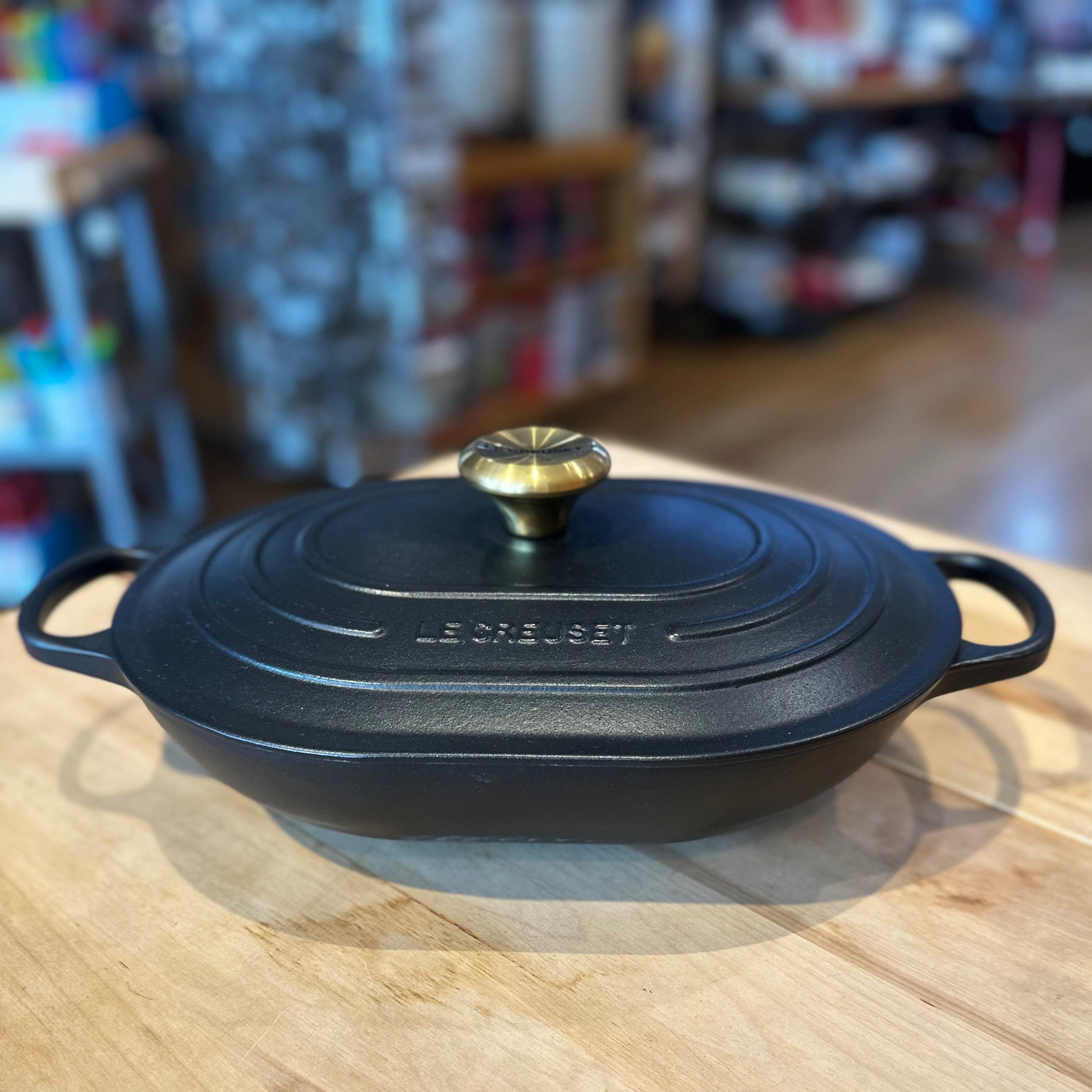 Cookware Le Creuset Signature Oval Casserole, 3.75 Quart - Licorice with Gold Knob