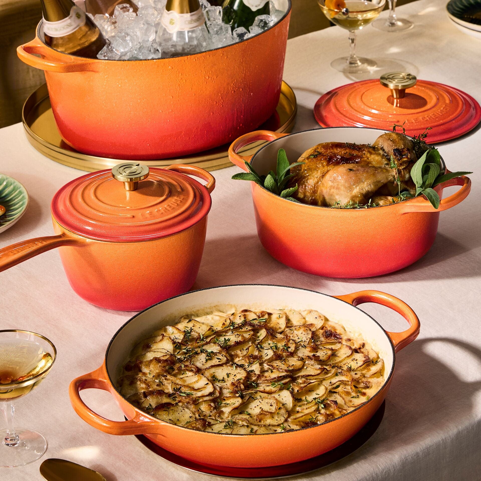 Le Creuset Signature Round Braiser with Crucible Knob - 5 Quart