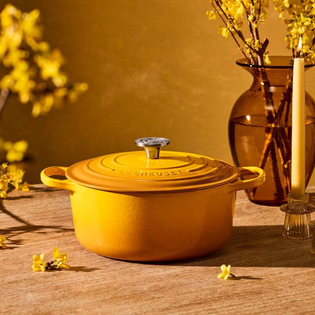 Cookware Le Creuset Signature Round Dutch Oven - 5.5 qt., Nectar