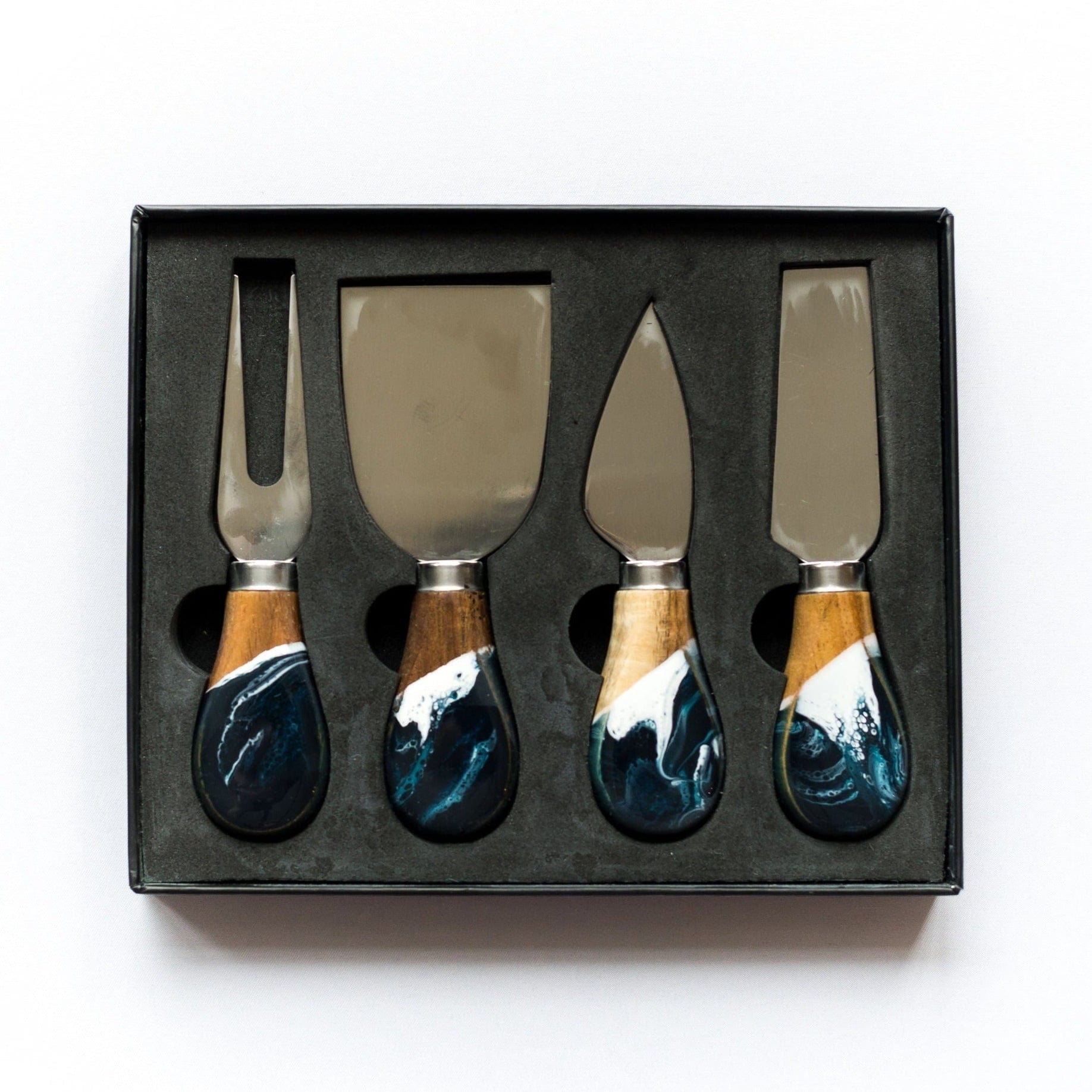 Tabletop Lynn & Liana Resin Cheese Knives - Navy White Metallic - Set of Four