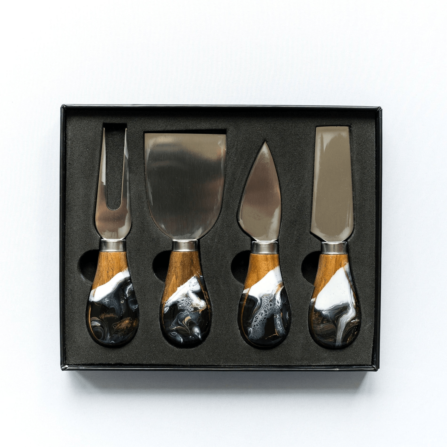 Lynn & Liana Resin Cheese Knives Set of 4 - Thumbnail 2