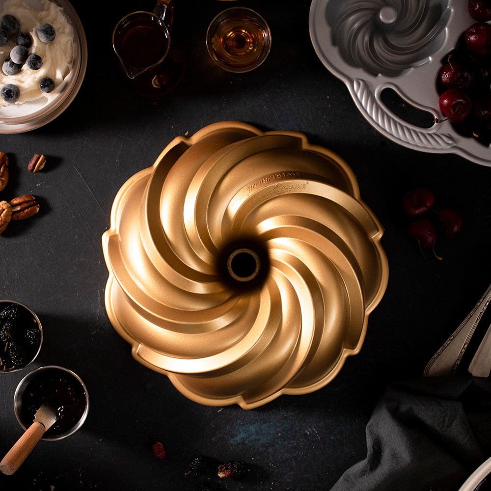 Nordic Ware Swirl Bundt Pan - Thumbnail 5