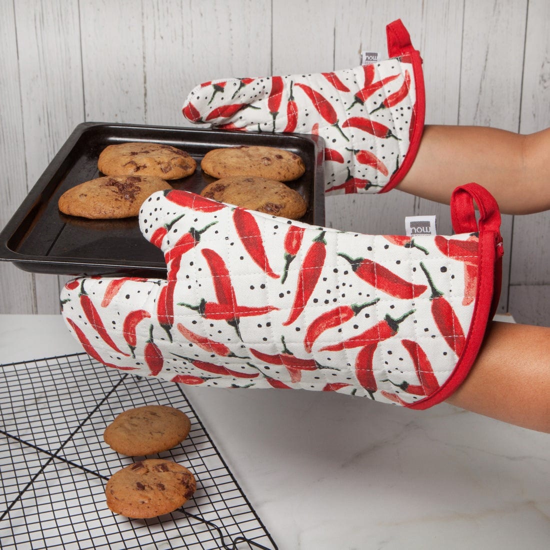 Linen Now Designs - Caliente Chef Oven Mitt