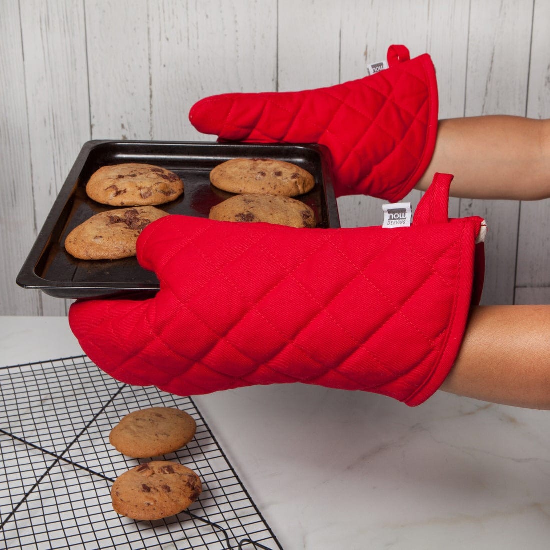 Linen Now Designs - Superior Red Oven Mitt