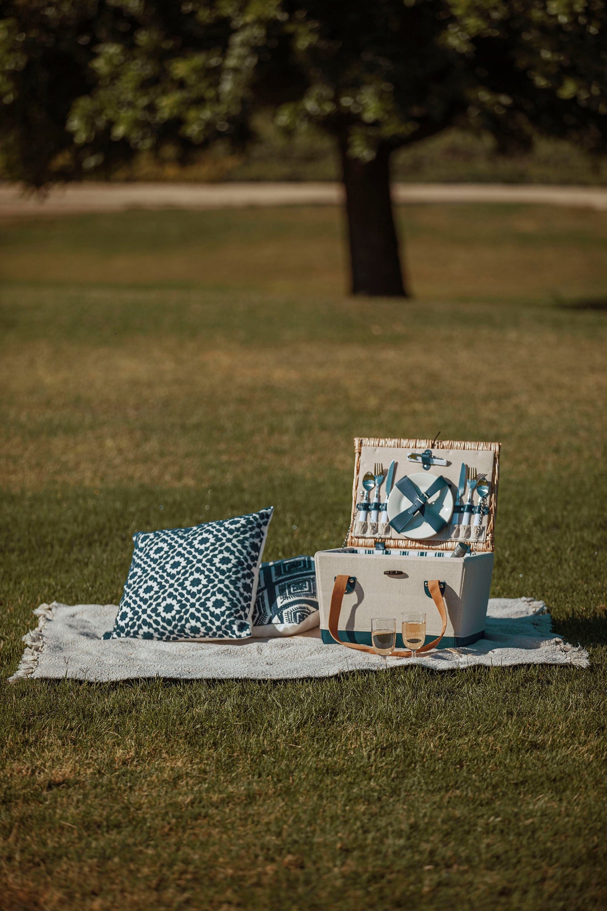 Outdoor, Travel & Storage Picnic Time Boardwalk Service-for-Two Picnic Basket