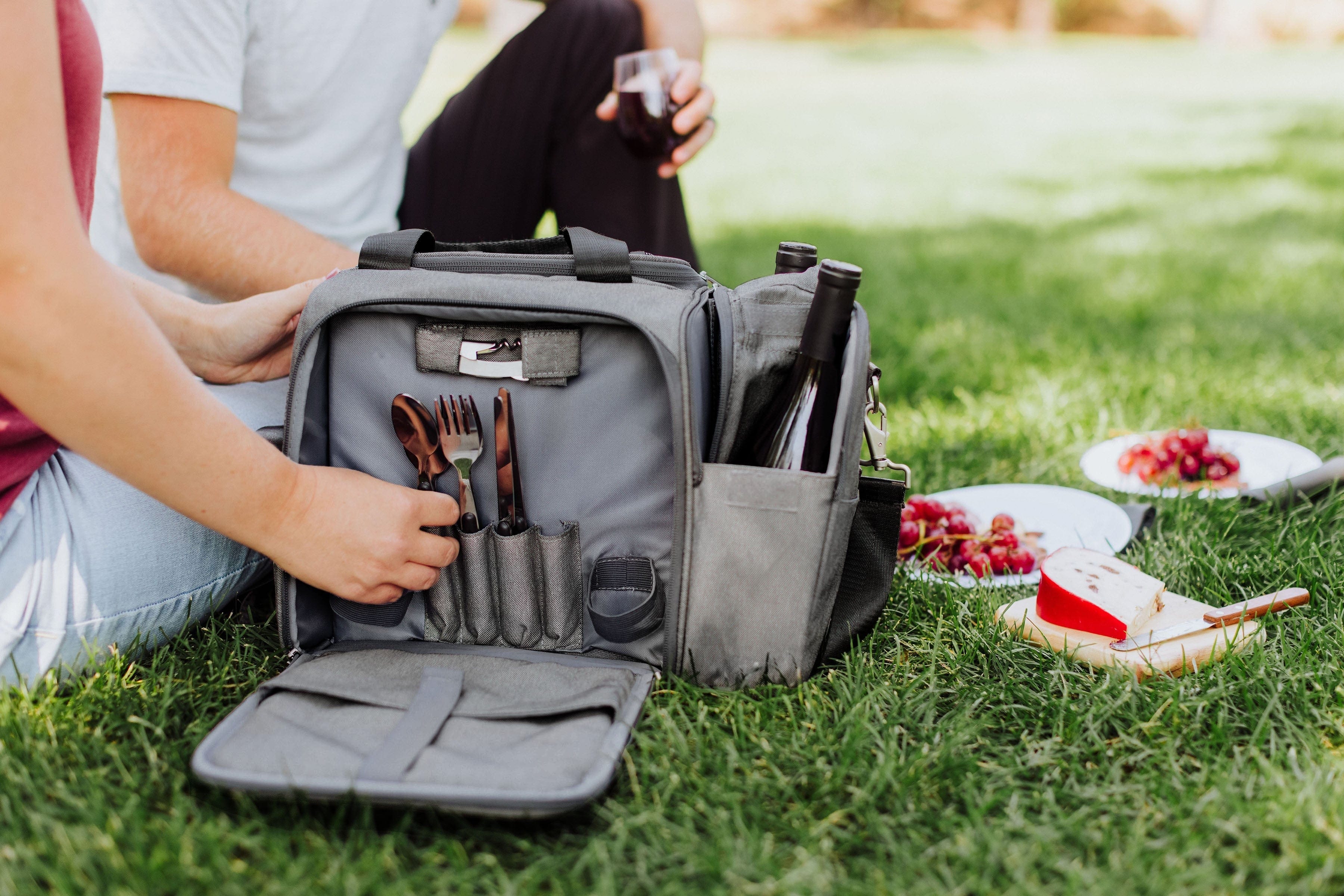 Travel & Storage Picnic Time Malibu Frontier Edition  - Gray w/Black Accents