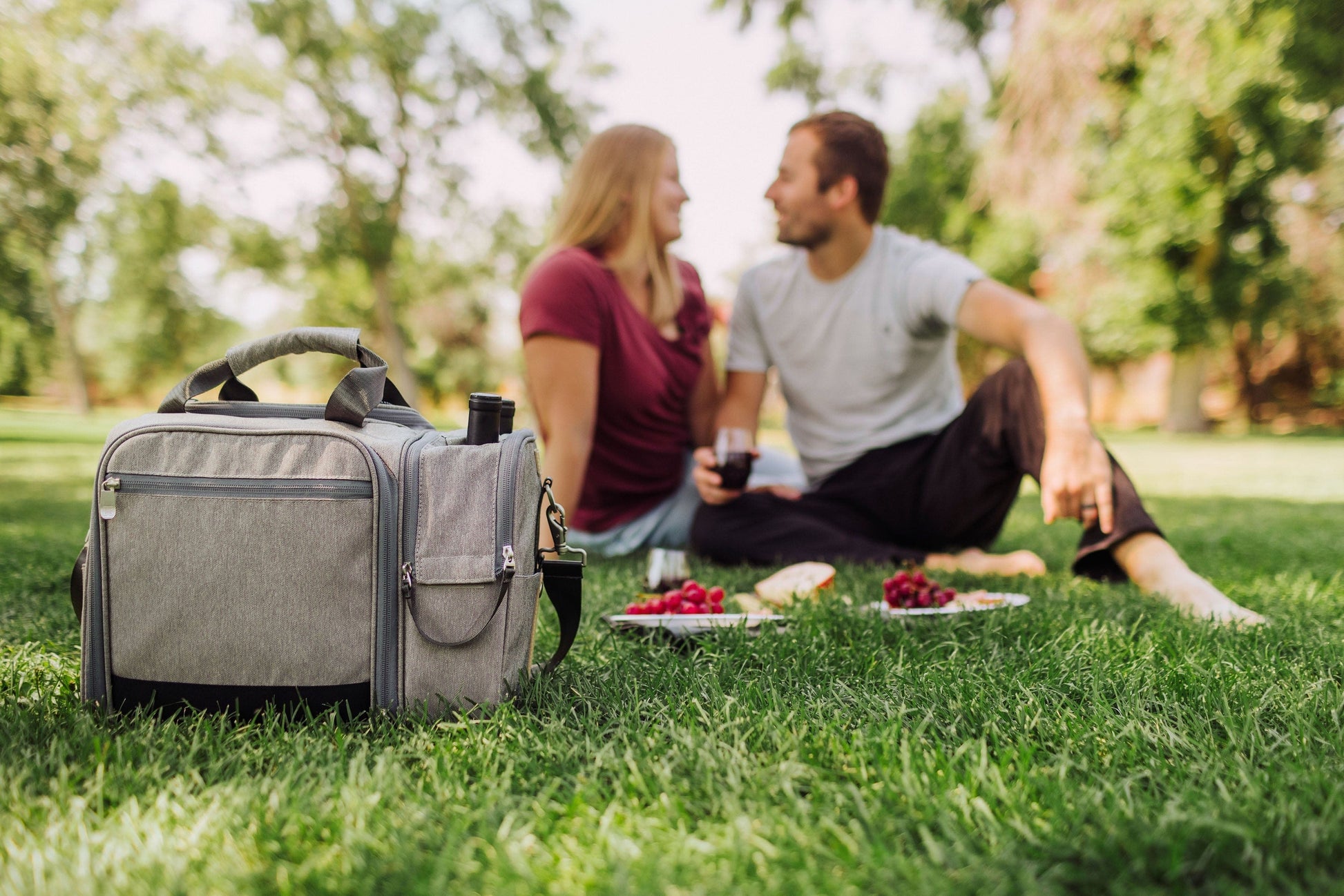 Travel & Storage Picnic Time Malibu Frontier Edition  - Gray w/Black Accents