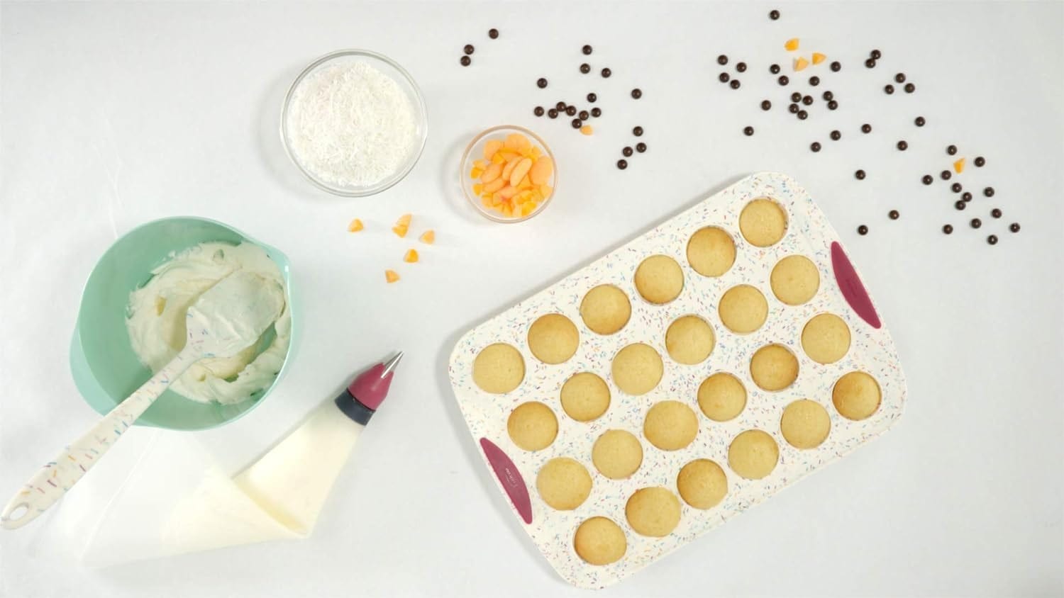 Bakeware Structure Silicone Mini Muffin Pan 24ct Confetti