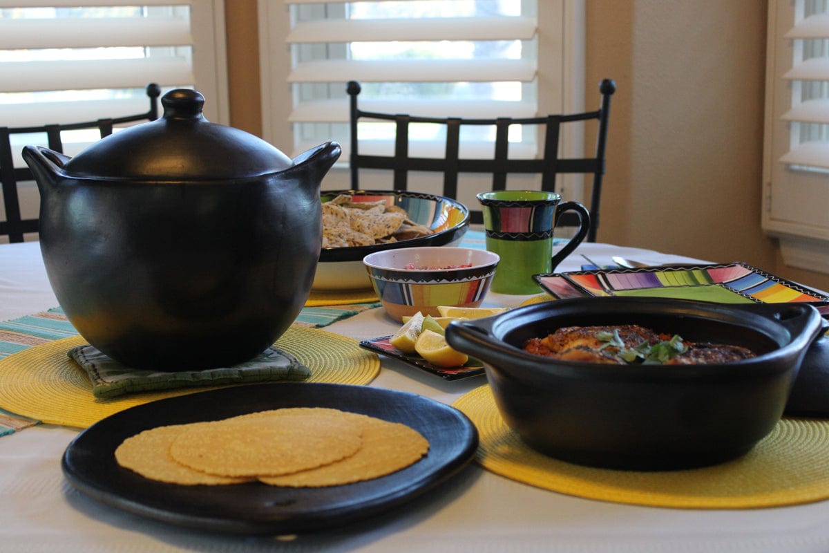 Chamba Cookware Authentic Chamba Soup & Bean Pot - Elegant, All-Natural Black Clay Pot with Cover for Slow, Even Cooking - Stovetop & Oven Safe - Handmade in Colombia