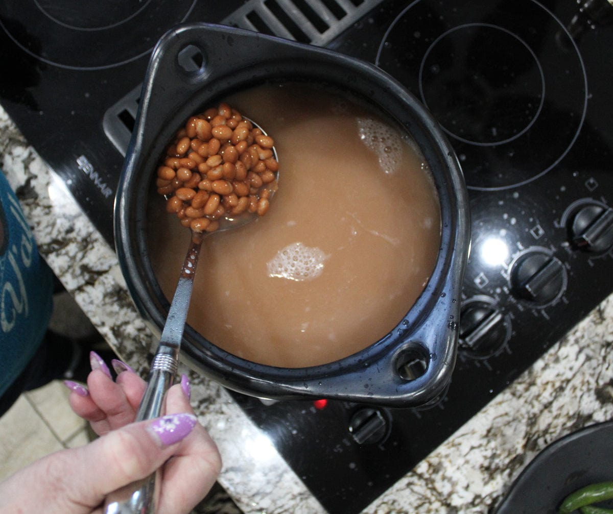 Chamba Cookware Authentic Chamba Soup & Bean Pot - Elegant, All-Natural Black Clay Pot with Cover for Slow, Even Cooking - Stovetop & Oven Safe - Handmade in Colombia