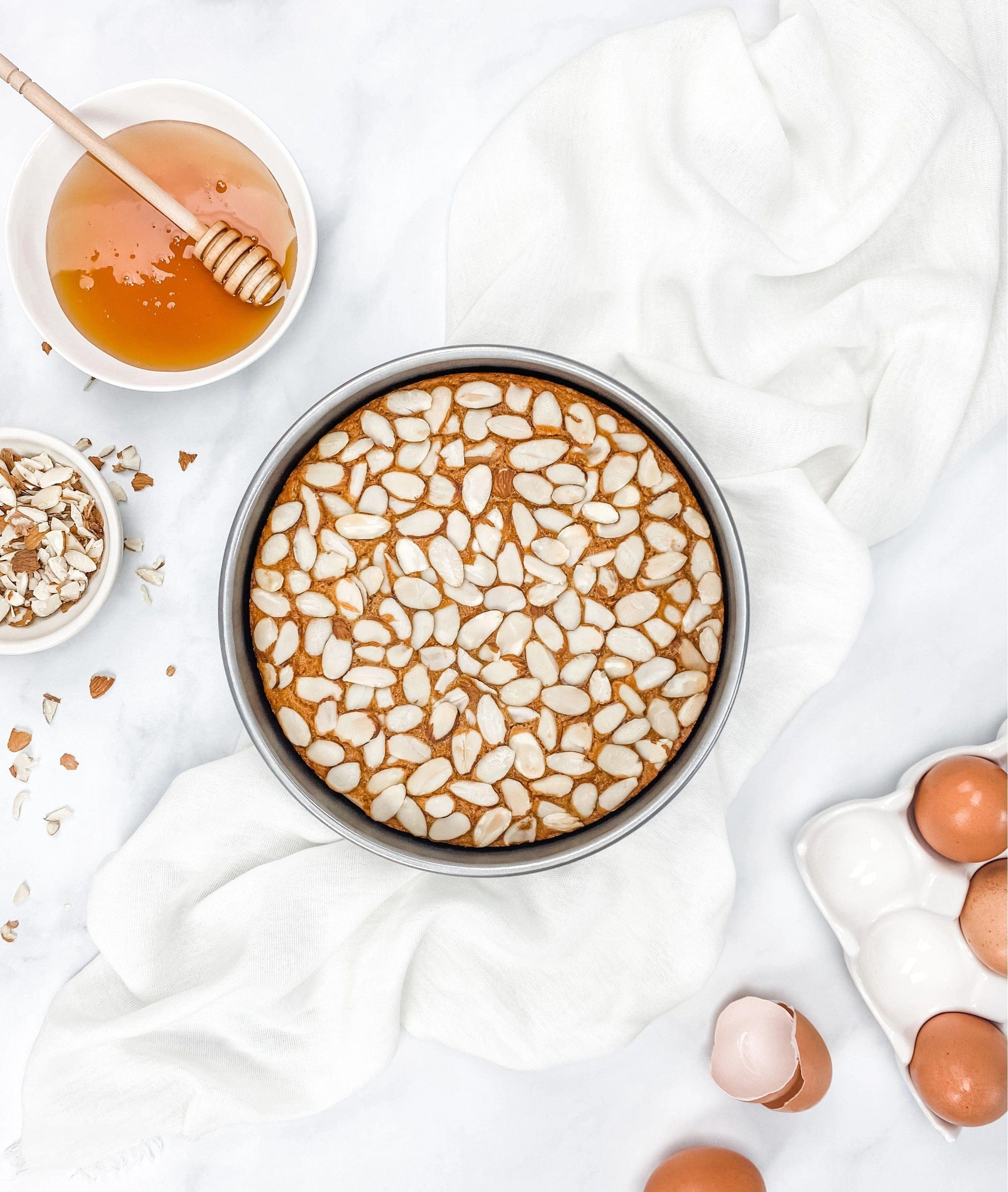 Bakeware USA Pan Non-Stick Round Cake Pan