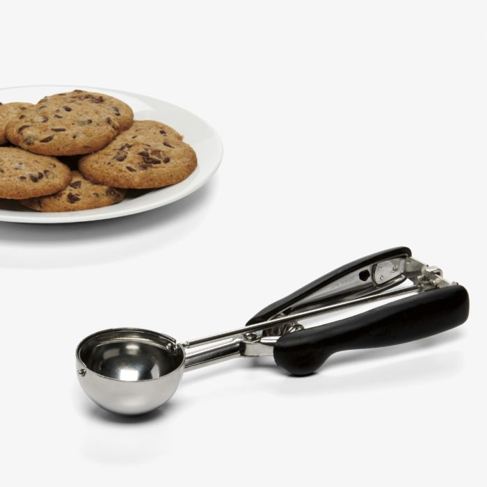 OXO Good Grips Medium Cookie Scoop,Black/Silver