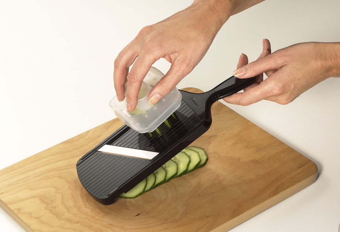 Microplane Adjustable V-Blade / Julienne Mandoline Food Slicer with Hand  Guard 