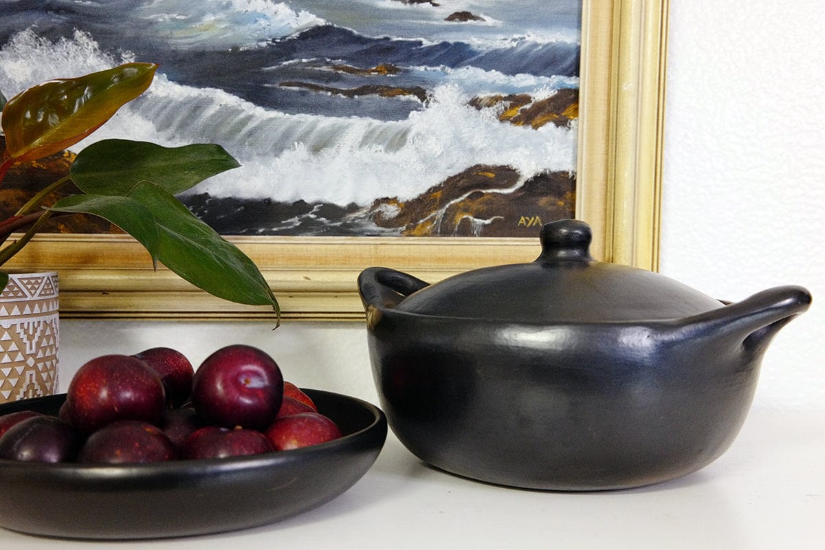 Chamba Cookware Authentic Chamba Covered Oval Roaster--Elegant, All-Natural Black Clay Casserole for Braising, Roasting, Baking and Serving Chicken, Roasts and More- Stovetop & Oven Safe – Handmade in Colombia