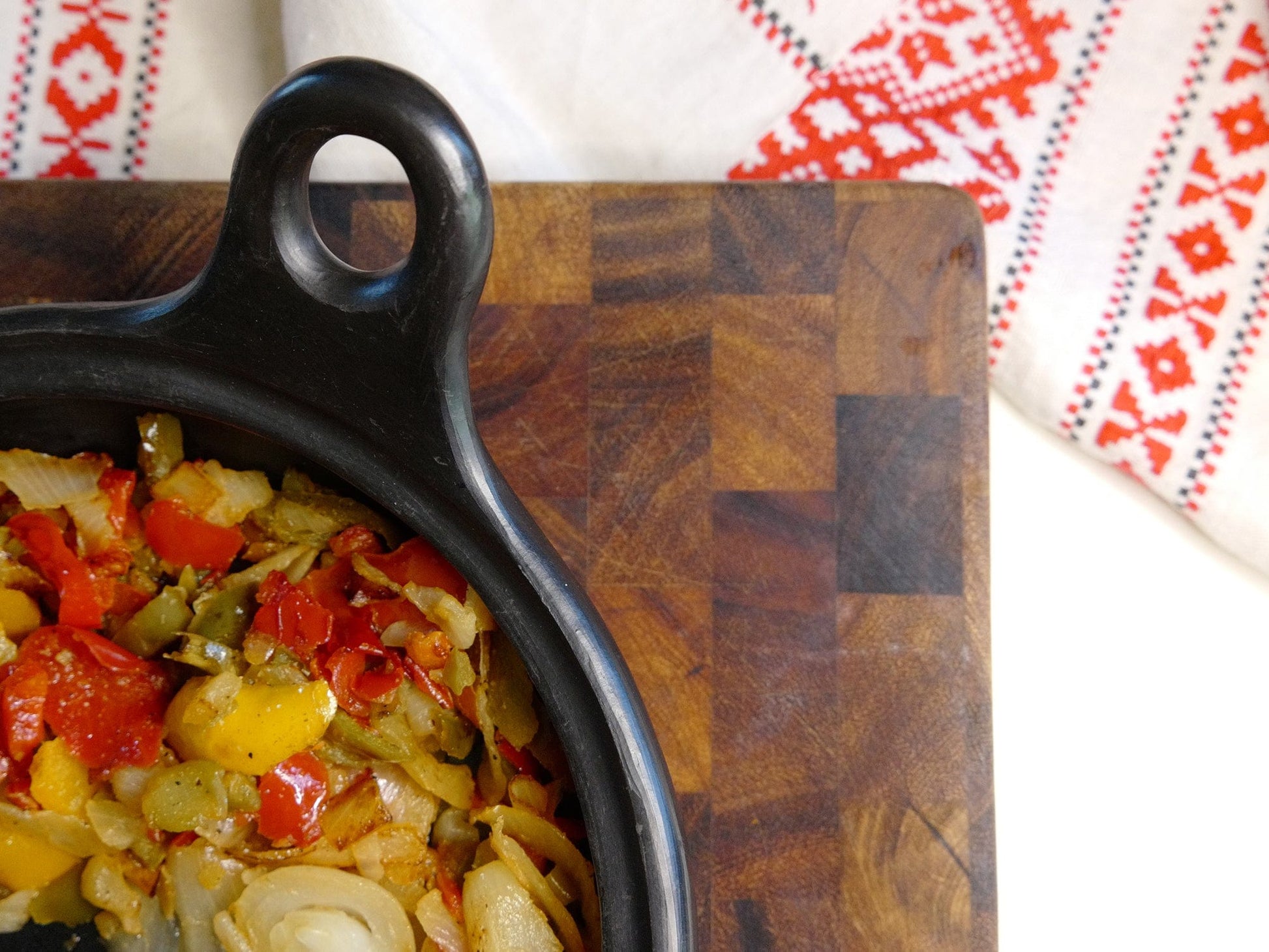 Chamba Cookware Authentic Chamba Saute Pan - All-Natural Black Clay Frying Pan - Stovetop & Oven Safe – Handmade in Colombia