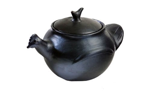 Chamba Cookware Authentic Chamba Hen Pot - Unique, All-Natural Black Clay Casserole for Slow, Even Cooking Chicken Soups,  Stews, Stocks and More - Stovetop & Oven Safe - Handmade in Colombia