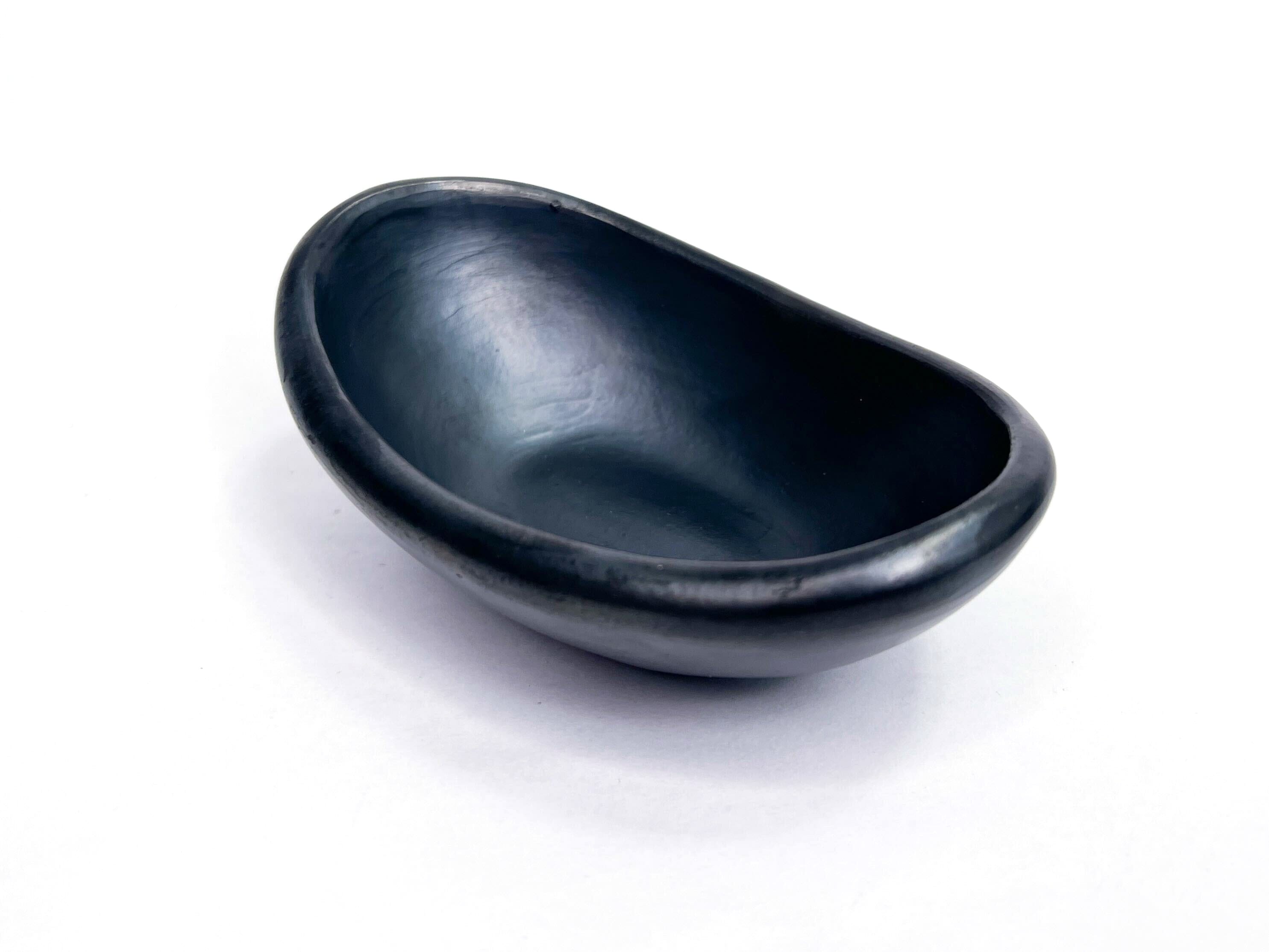 Chamba Cookware Authentic Chamba Mini Oval Salsa Dish - Elegant, All-Natural Black Clay Bowl for Salsas, Condiments and More - Handmade in Colombia