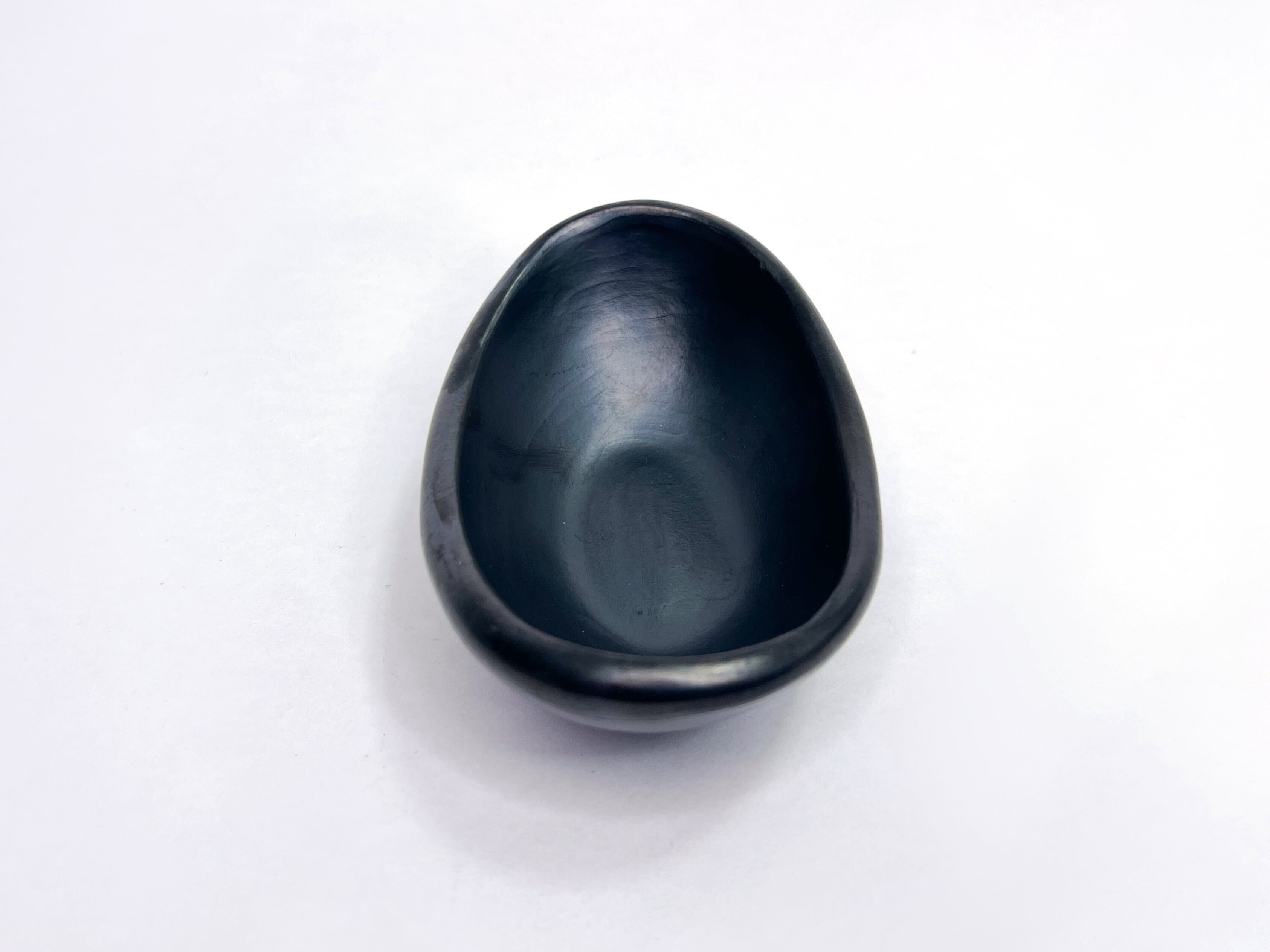 Chamba Cookware Authentic Chamba Mini Oval Salsa Dish - Elegant, All-Natural Black Clay Bowl for Salsas, Condiments and More - Handmade in Colombia