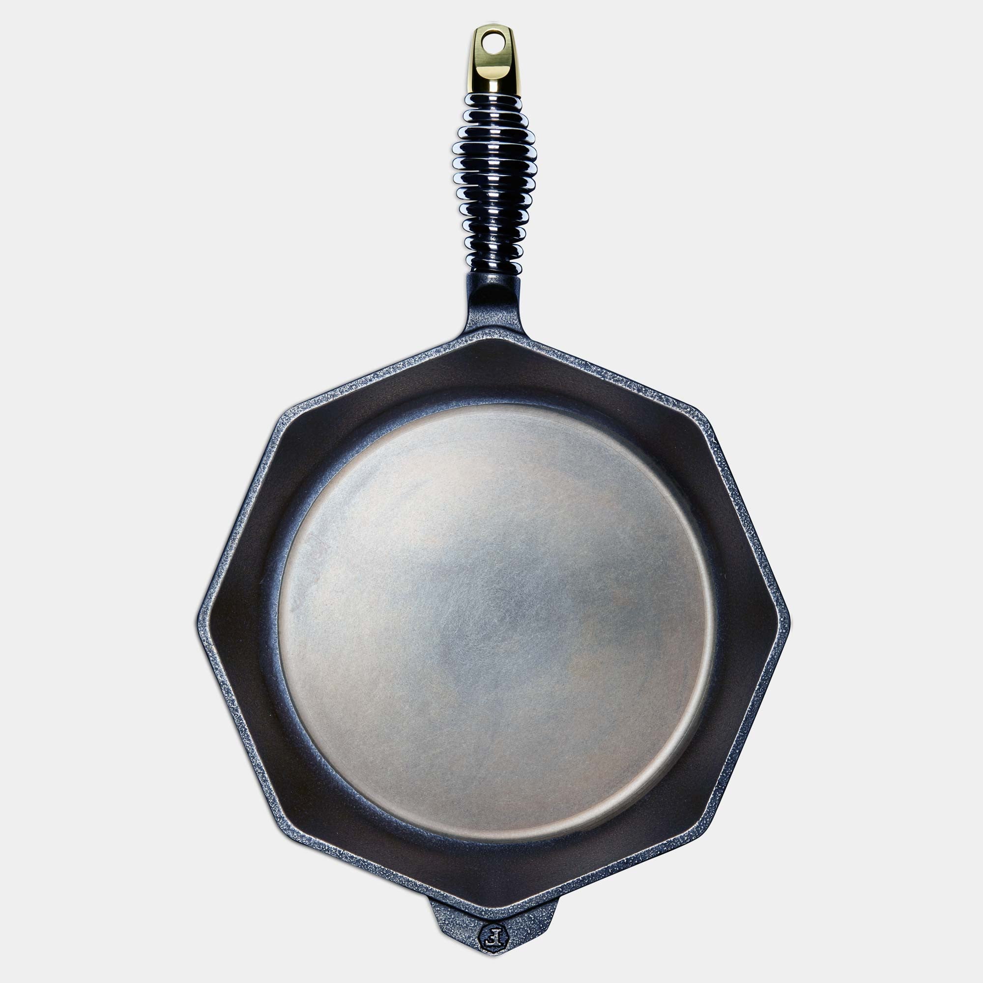 https://www.mytoque.com/cdn/shop/products/product-scaled-skillet-12-top2_2000x.jpeg?v=1487198760