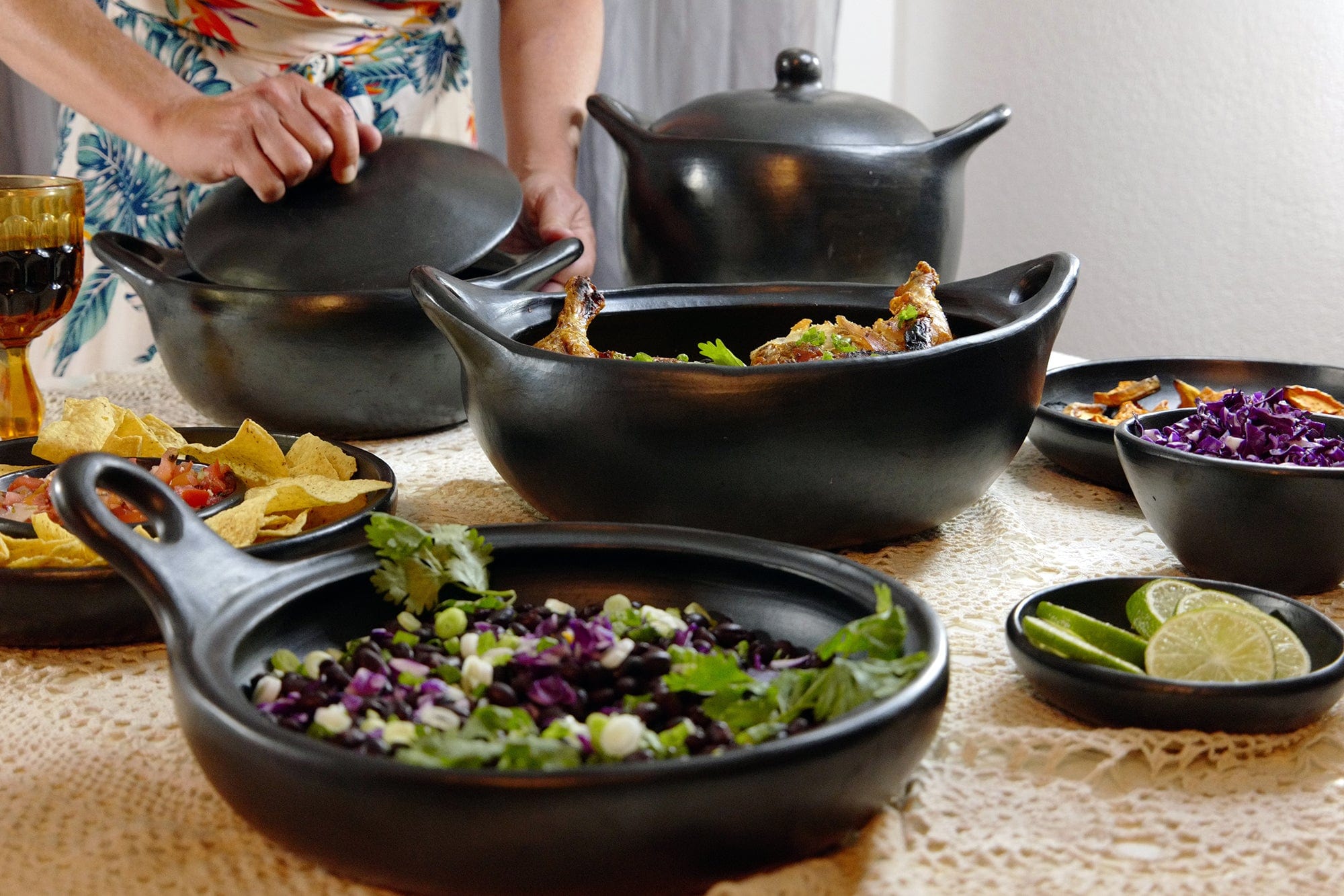 Chamba Cookware Authentic Chamba Soup & Bean Pot - Elegant, All-Natural Black Clay Pot with Cover for Slow, Even Cooking - Stovetop & Oven Safe - Handmade in Colombia