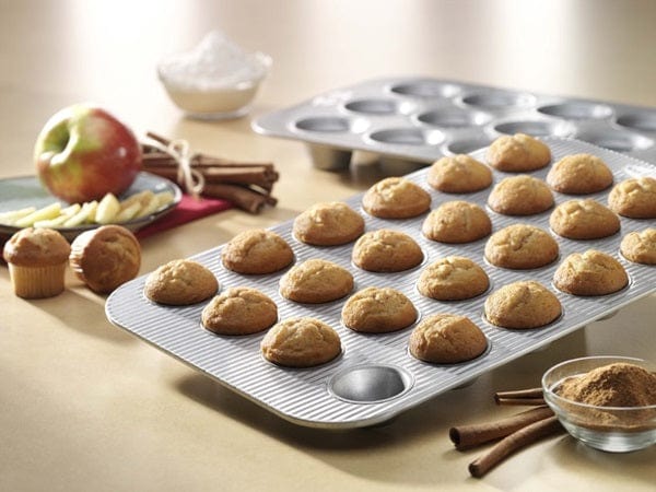 Bakeware USA Pan 16-Well Madeleine Pan